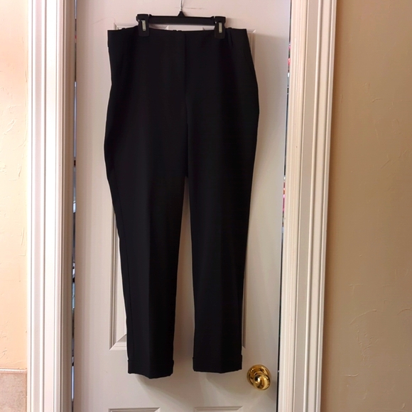 Cuffed black pants - Picture 1 of 4